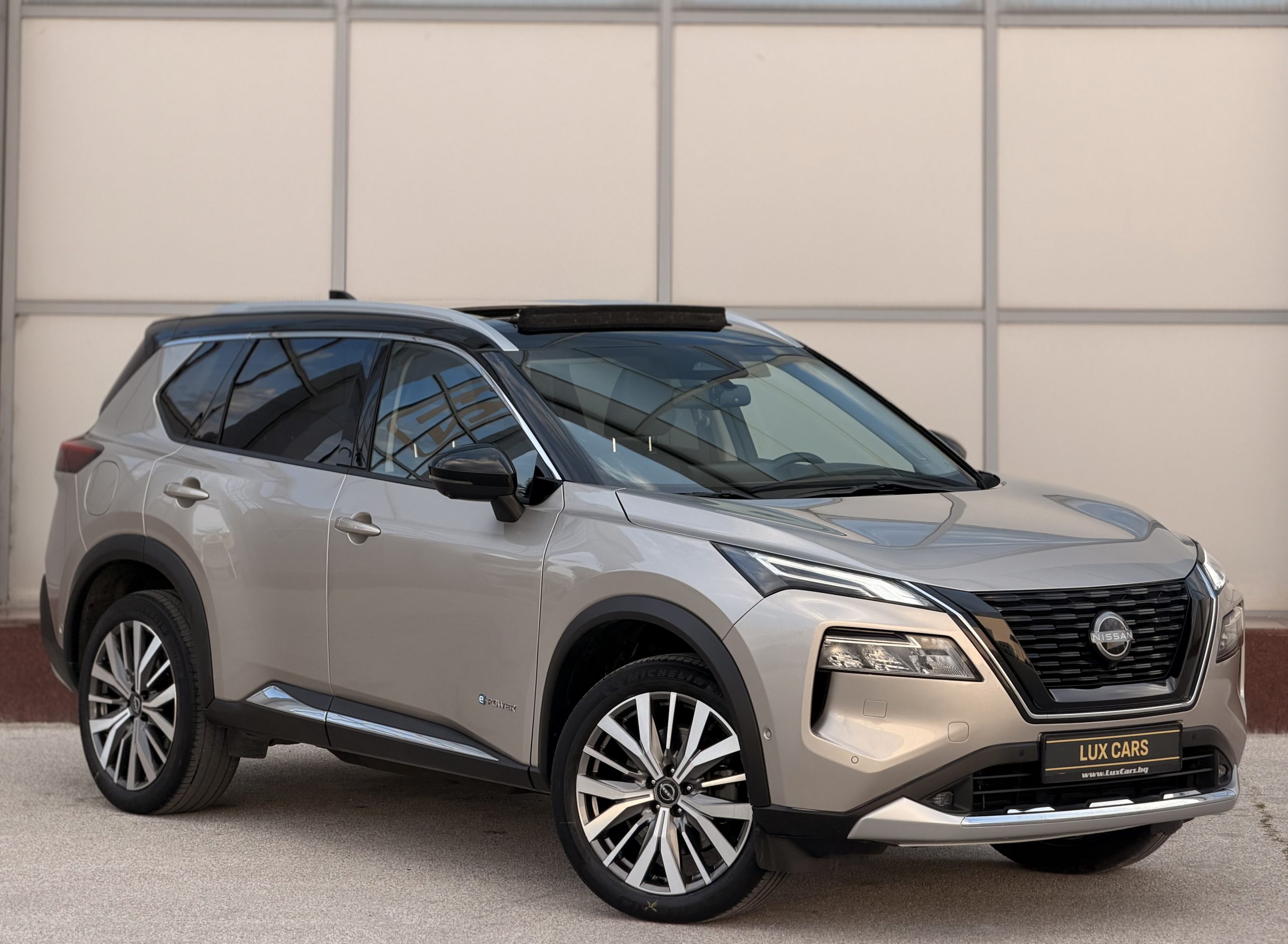 Nissan X-trail – Full – Tekna plus – Panorama – E-Power – 4wd – Keyless –